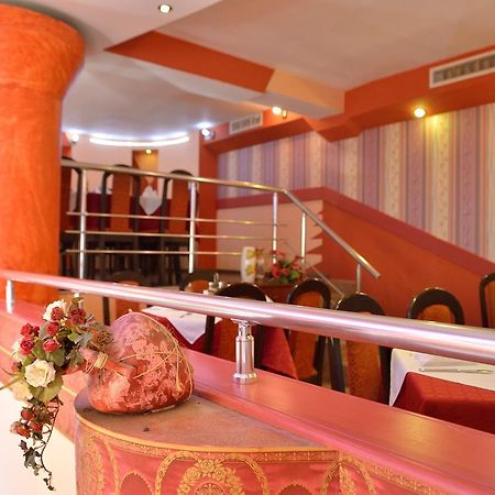 Hotel Restaurant Vodenitsata 贝尔科维察 外观 照片