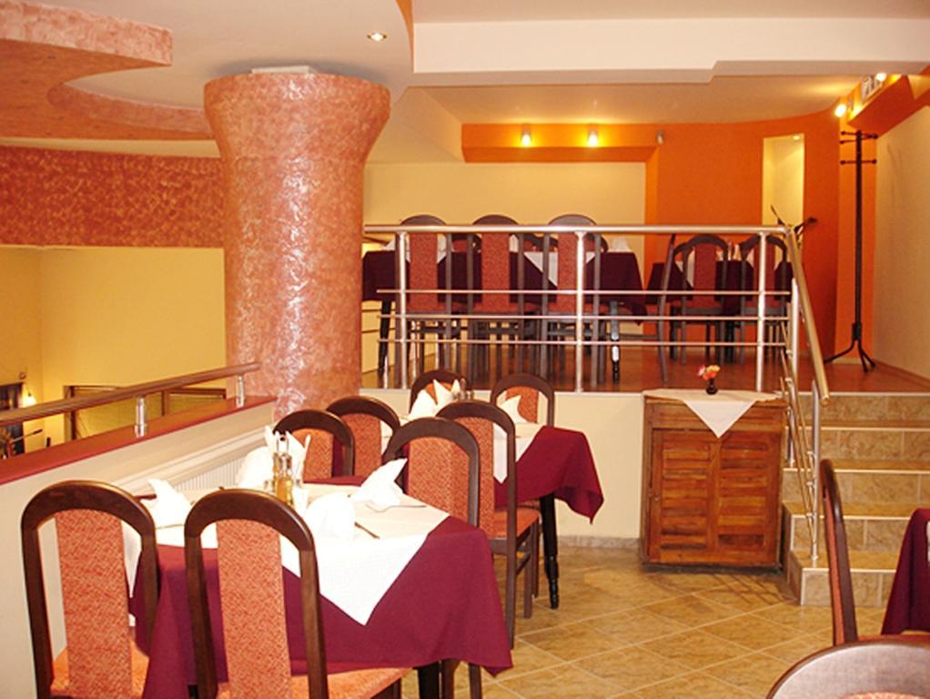 Hotel Restaurant Vodenitsata 贝尔科维察 外观 照片