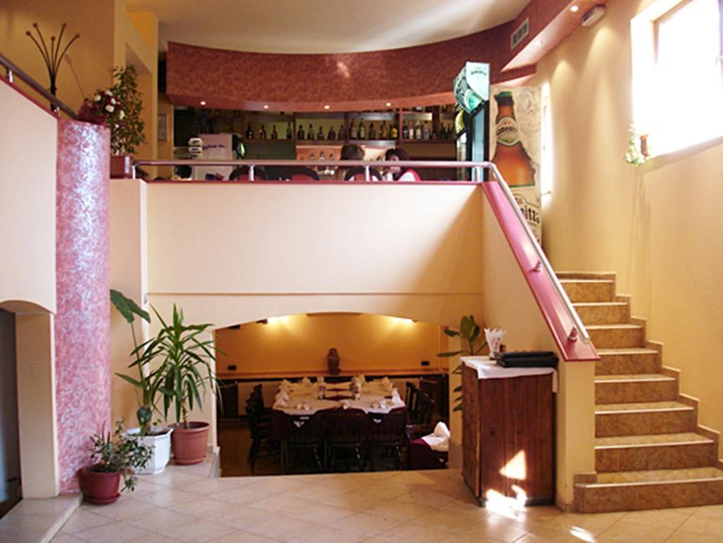 Hotel Restaurant Vodenitsata 贝尔科维察 外观 照片