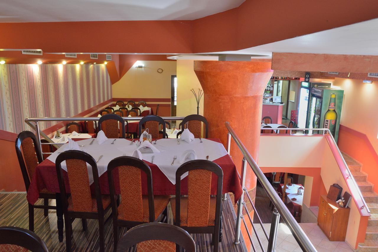 Hotel Restaurant Vodenitsata 贝尔科维察 外观 照片
